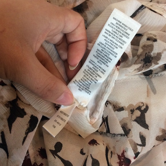 White House Black Market cherry blossom top - Picture 8 of 12